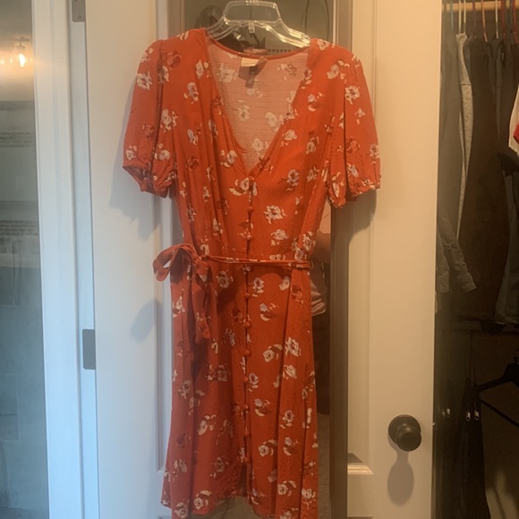 Dress by Universal Thread size medium great for fall - Picture 5 of 6